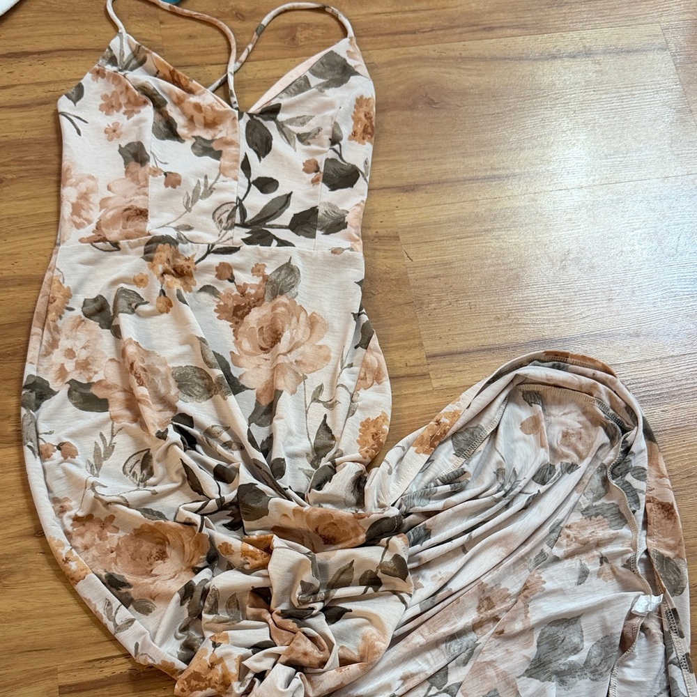 Floral Spaghetti-Strap Maxi Dress in Peach and Cream